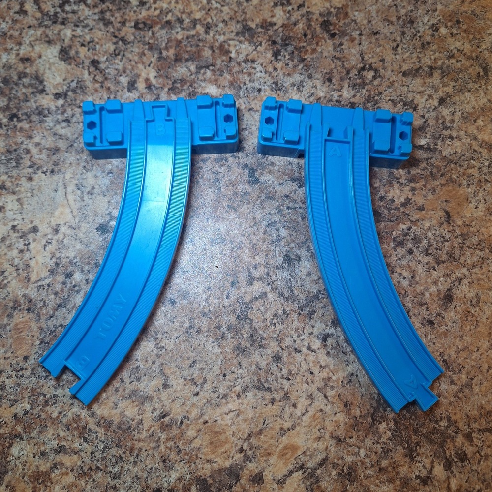 Tomy Blue Curved Train Tracks Ramps A B Slope 2 Pieces 2001